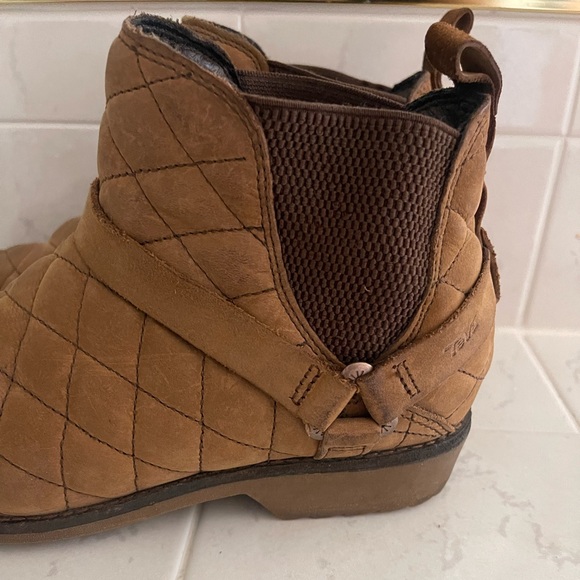 Teva leather waterproof Chelsea Boot - Picture 2 of 5